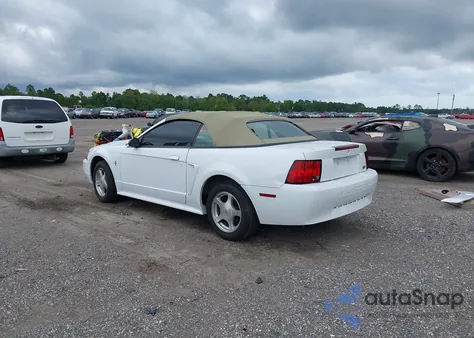 2001 Ford Mustang z USA, uszkodzony, nr VIN 1FAFP44461F162164